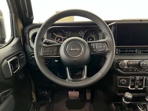 New 2025 Jeep Gladiator Sport image 12