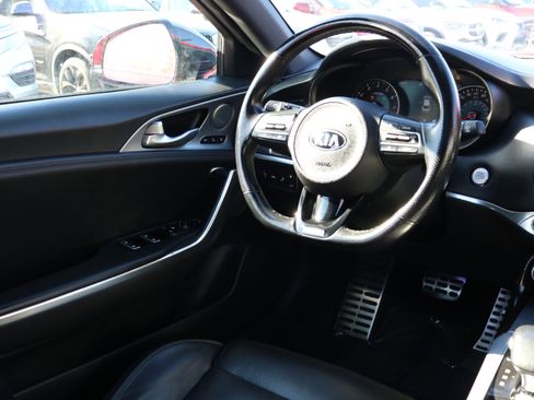 Used 2019 Kia Stinger GT2 image 21
