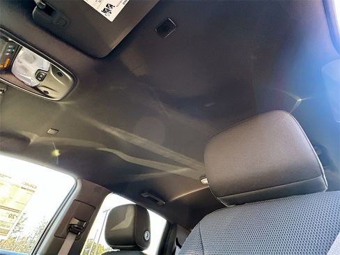 New 2026 GMC Canyon Elevation w/ Convenience Package image 11