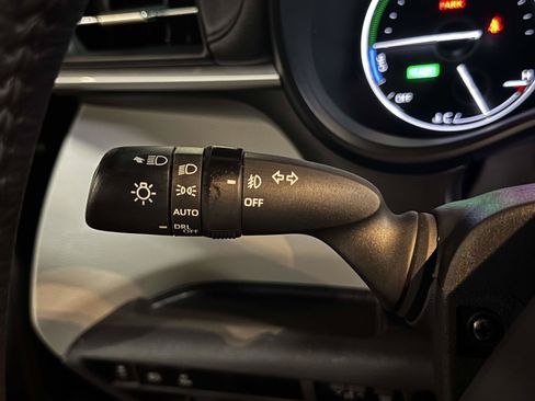 Used 2023 Toyota Sienna Limited AWD/4WD image 24