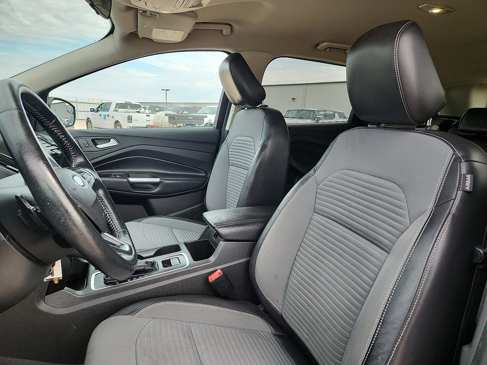 Used 2018 Ford Escape SE w/ SE Sport Appearance Package FWD image 13