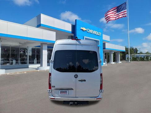 Used 2022 Mercedes-Benz Sprinter 3500 image 4