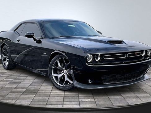 Used 2019 Dodge Challenger R/T image 12