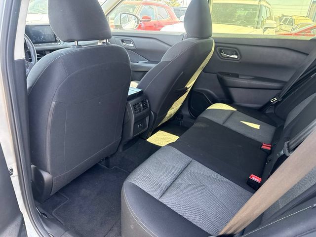 Used 2025 Nissan Rogue SV AWD/4WD image 7