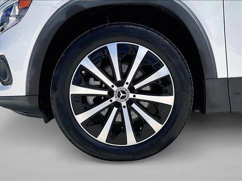Used 2022 Mercedes-Benz GLB 250 image 10