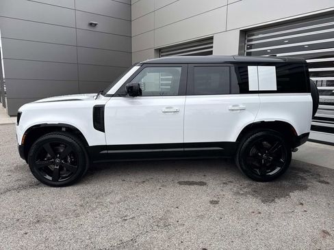 Used 2025 Land Rover Defender 110 V8 AWD/4WD image 4