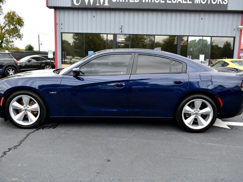 Used 2017 Dodge Charger R/T w/ Premium Group image 9