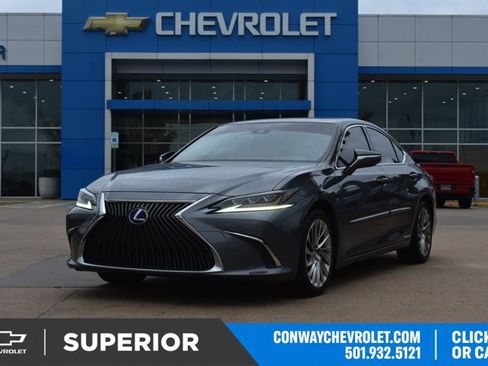 Used 2019 Lexus ES 300h w/ Luxury Package image 1