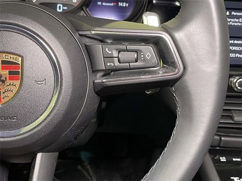 Used 2025 Porsche Macan image 44