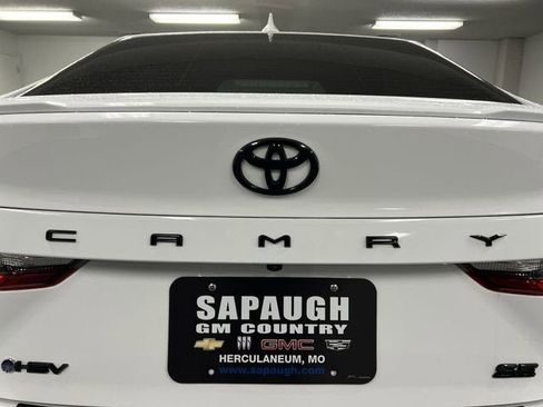 Used 2025 Toyota Camry SE image 31
