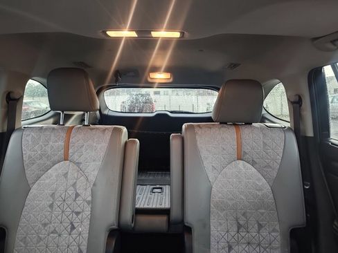 Used 2023 Toyota Highlander Bronze Edition AWD/4WD image 10