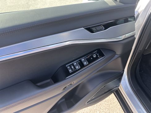 New 2025 Jeep Wagoneer S Launch Edition AWD/4WD image 13