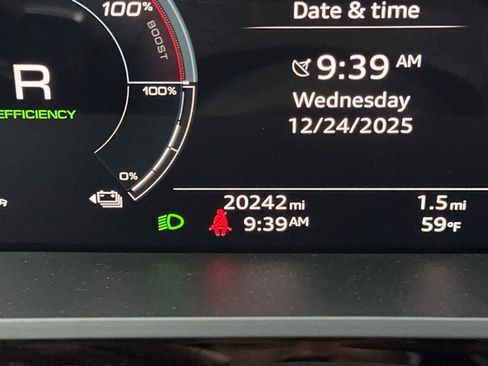 Used 2023 Audi e-tron Premium w/ Convenience Plus Package image 23