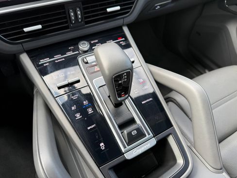 Used 2023 Porsche Cayenne Platinum Edition AWD/4WD image 20