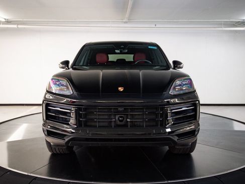 Certified 2026 Porsche Cayenne AWD/4WD image 10