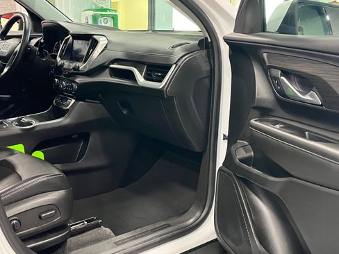 Certified 2022 GMC Terrain SLT w/ Tech Package image 9