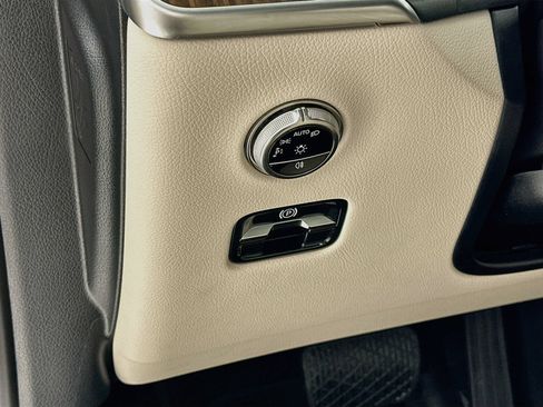 Certified 2026 Mercedes-Benz GLC 300 4MATIC image 11