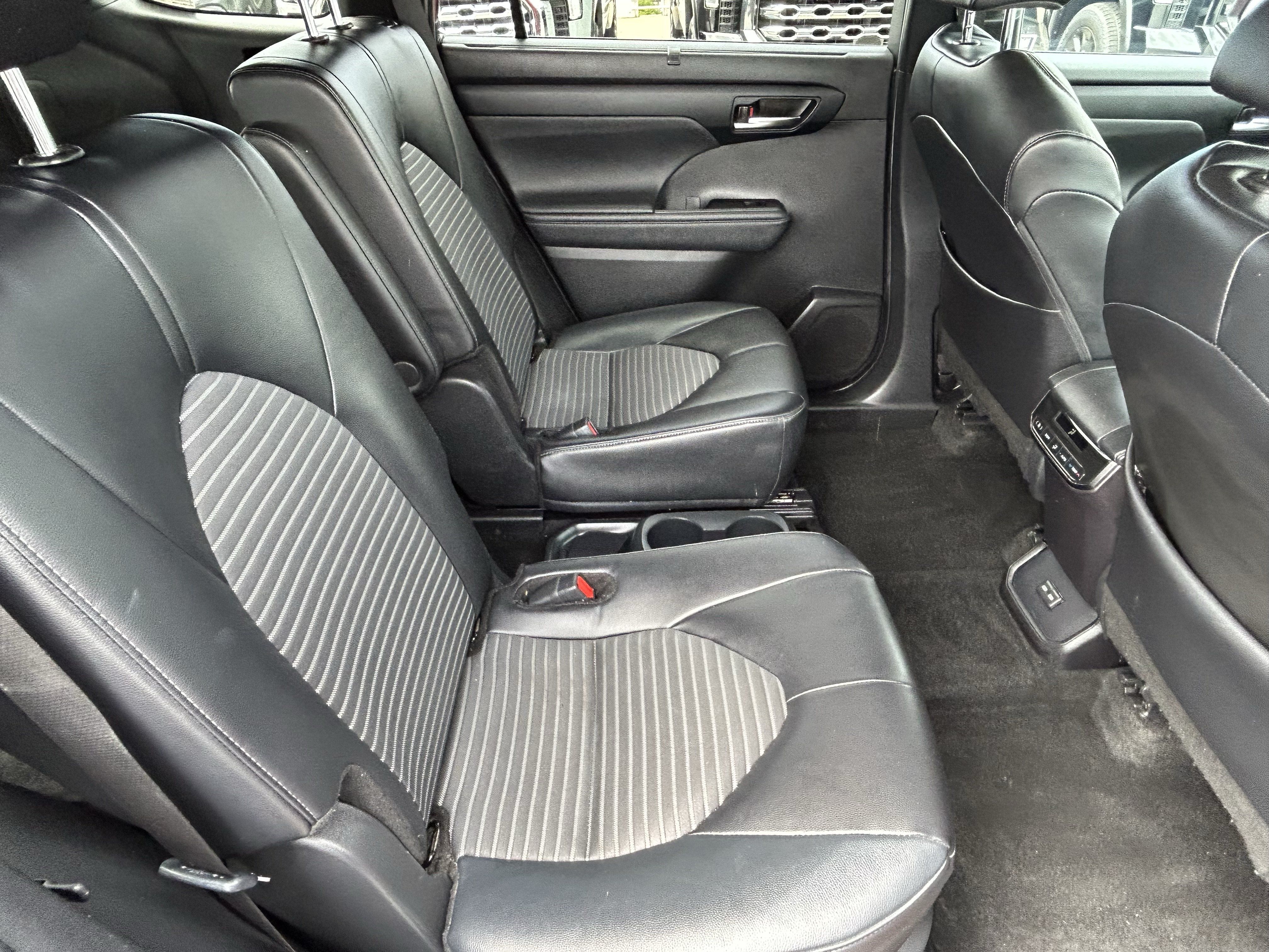 Used 2024 Toyota Highlander XSE AWD/4WD image 12