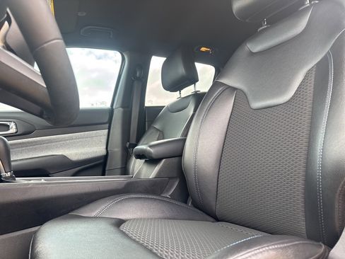 Used 2025 Jeep Compass Latitude image 39