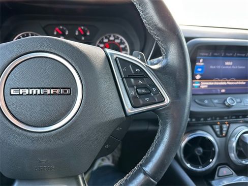 Used 2021 Chevrolet Camaro LT w/ Technology Package image 19