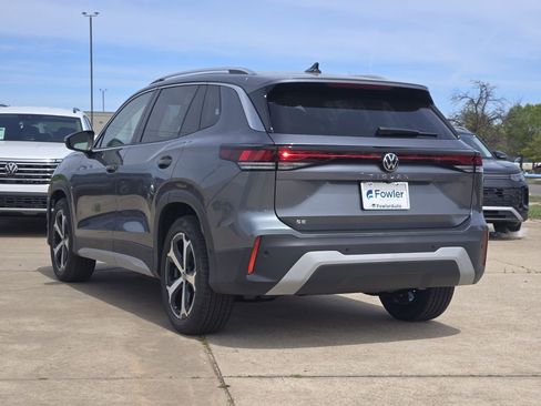 New 2026 Volkswagen Tiguan SE FWD image 3