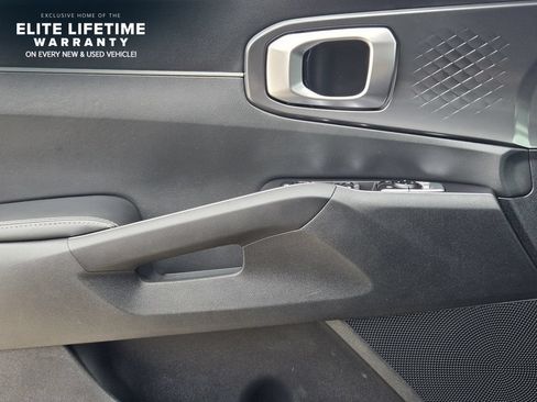 Certified 2025 Kia Sorento S FWD image 22