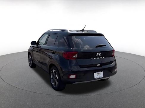Used 2026 Hyundai Venue SEL FWD image 9