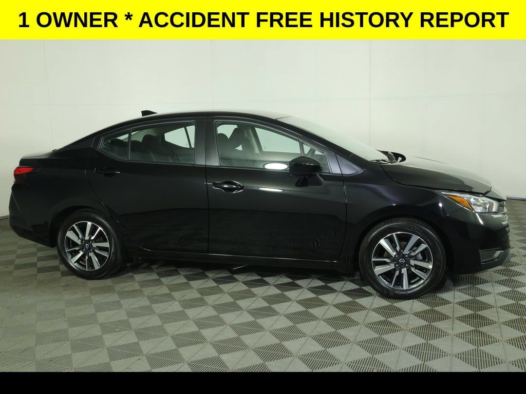 Used 2025 Nissan Versa SV FWD image 2