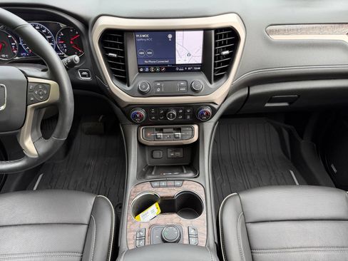 Used 2023 GMC Acadia Denali w/ Denali Ultimate Package AWD/4WD image 19