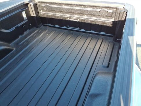 Used 2023 Jeep Gladiator Overland w/ Cold Weather Group image 13