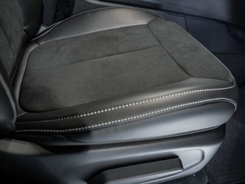 New 2025 Jeep Grand Cherokee L Altitude image 35