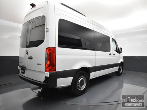 Used 2024 Mercedes-Benz Sprinter 2500 image 46