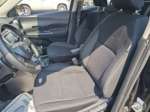 Used 2023 Nissan Kicks S image 11