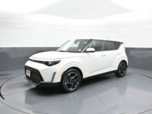 Used 2023 Kia Soul EX FWD image 10