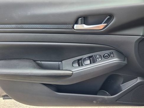 Used 2024 Nissan Altima 2.5 SV FWD image 29