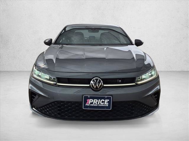 Used 2025 Volkswagen Jetta Sport FWD image 2