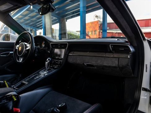 Used 2015 Porsche 911 GT3 w/ Carbon Interior Package image 30