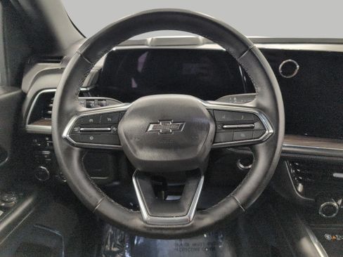 Used 2025 Chevrolet Suburban Z71 AWD/4WD image 6