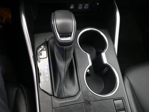 Used 2023 Toyota Highlander L image 13