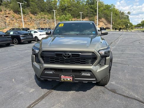 Used 2024 Toyota Tacoma TRD Off-Road AWD/4WD image 2