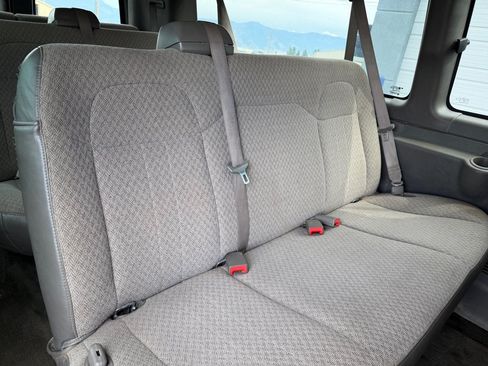 Used 2018 Chevrolet Express 3500 LT w/ LT Preferred Equipment Group RWD image 18