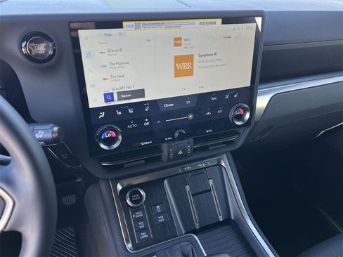 Used 2025 Lexus GX 550 image 16