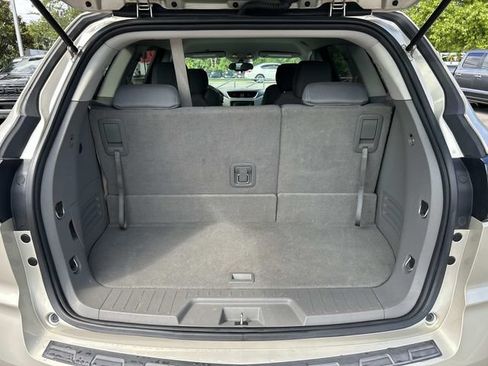 Used 2014 Chevrolet Traverse LT FWD image 21