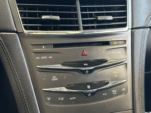 Used 2014 Lincoln MKT AWD w/ Equipment Group 201A image 21