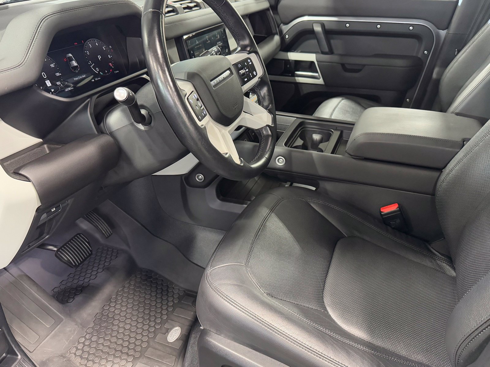Used 2024 Land Rover Defender 110 S AWD/4WD image 16