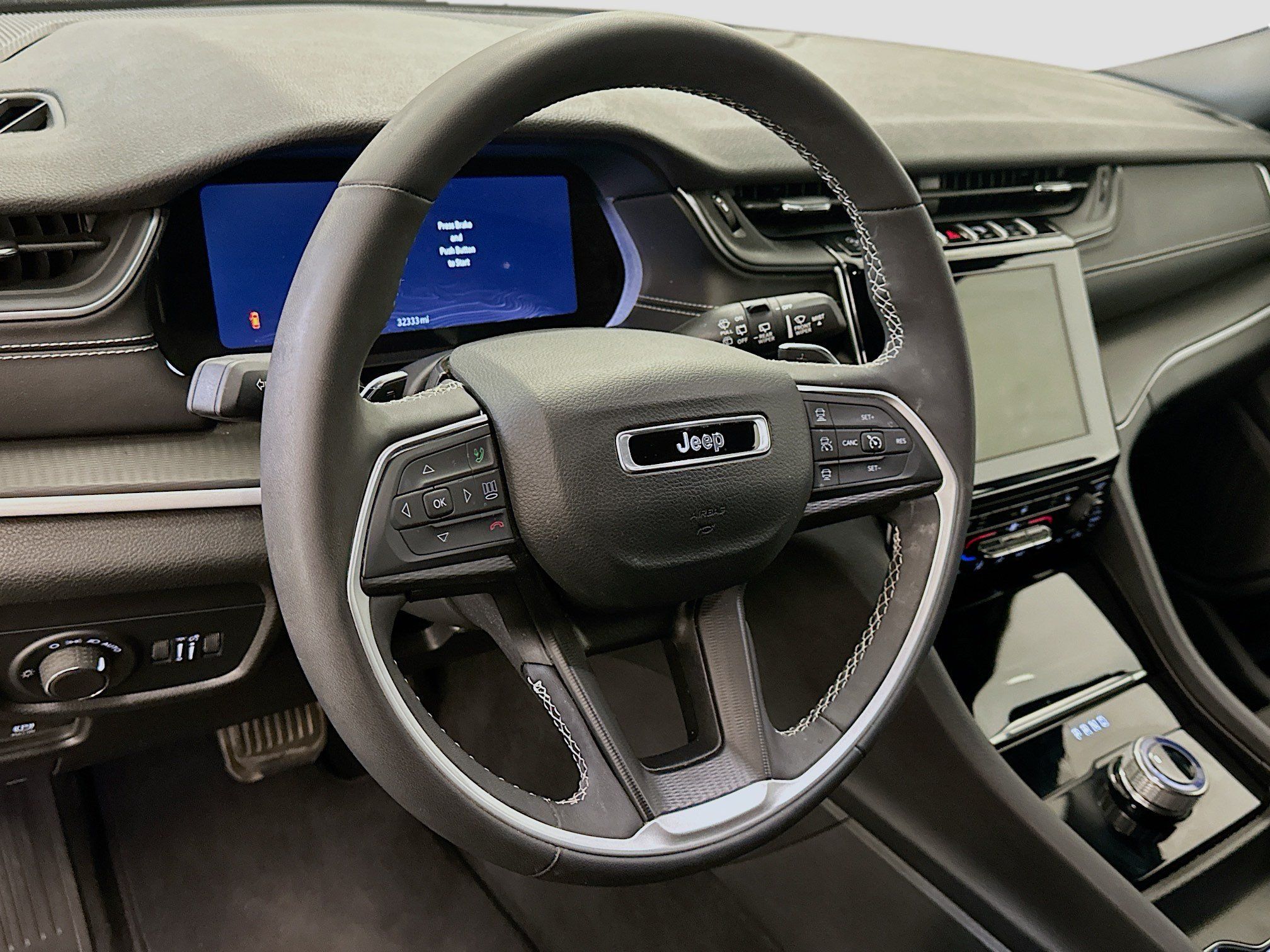 Used 2023 Jeep Grand Cherokee Altitude AWD/4WD image 18