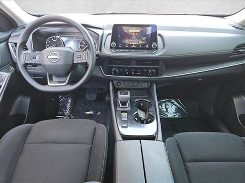 Used 2025 Nissan Rogue S FWD image 13