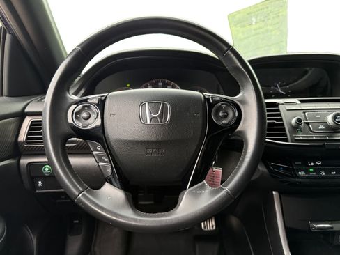 Used 2017 Honda Accord Sport image 13