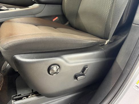 Used 2020 Jeep Grand Cherokee Laredo w/ Security & Convenience Group image 18