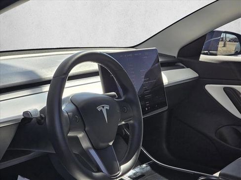 Used 2020 Tesla Model 3 Long Range image 10